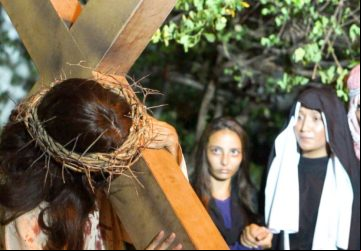 Via Sacra no município de Búzios, RJ, será transmitida online. (Foto: Divulgação)