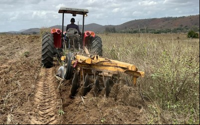 Prefeitura de Itaperuna, RJ, realiza atendimento a pequenos produtores