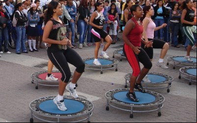 Sesc RJ promove atividades gratuitas que estimulam a população a se exercitar.